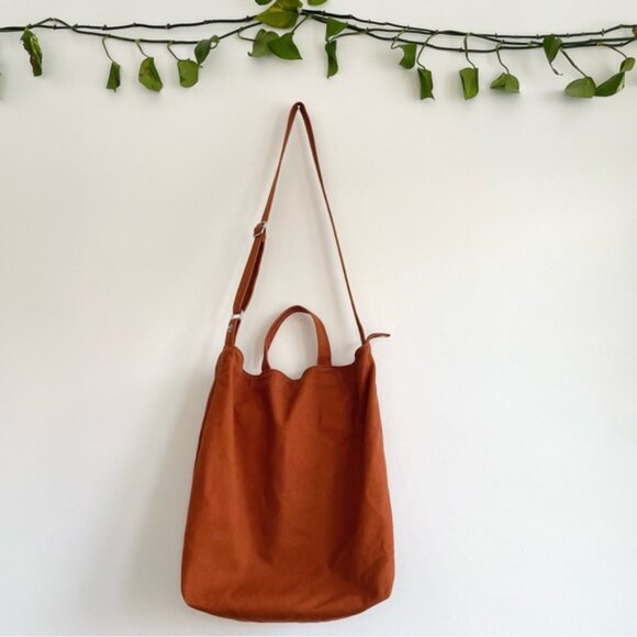 BAGGU Duck Bag in Umber - Picture 4 of 14